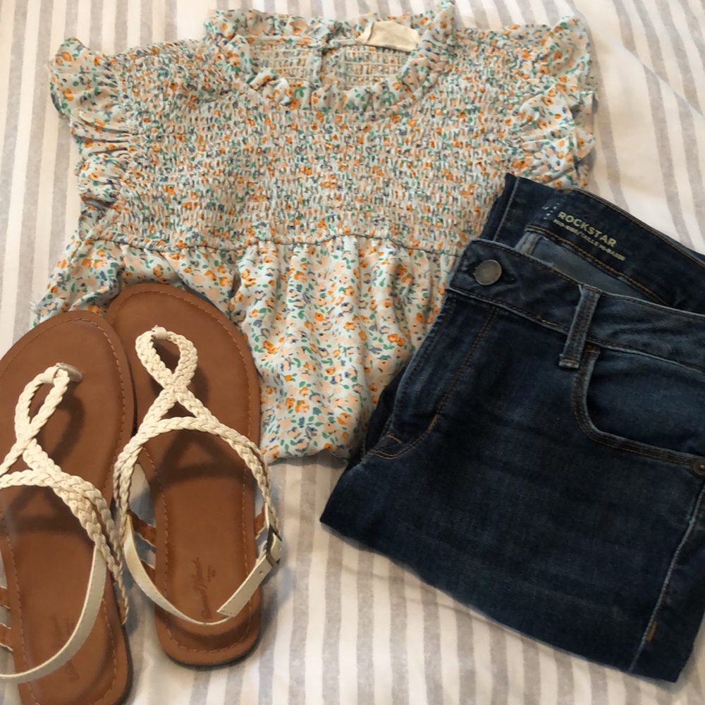 Floral boutique blouse. Size small.